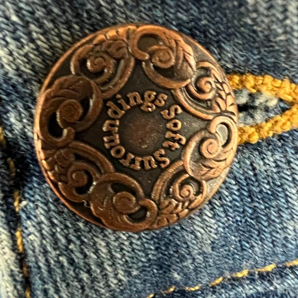 Wide-Leg Jeans - Picture 7 of 10